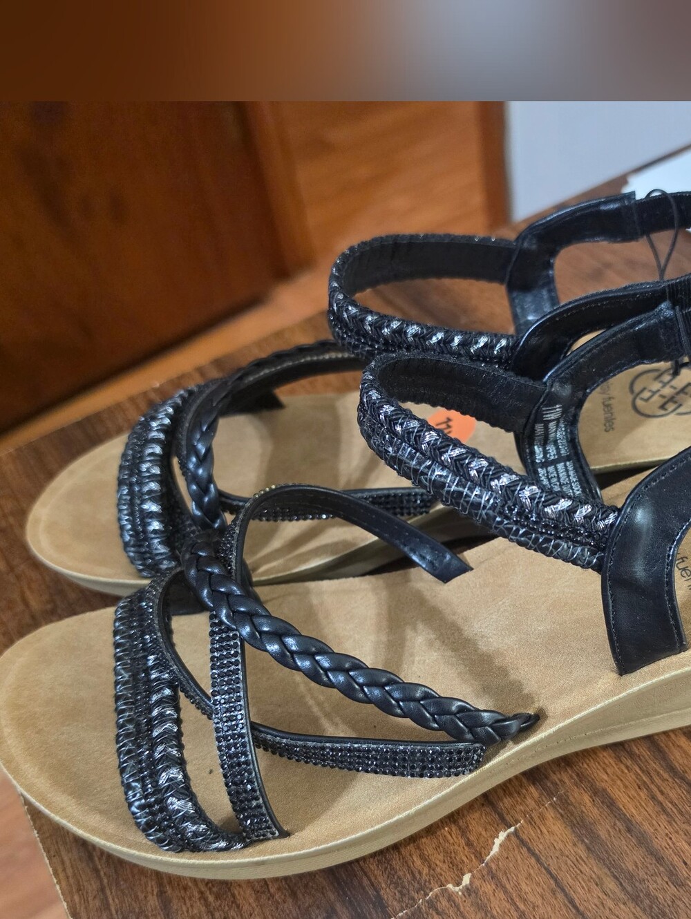 DAISY FUENTES Black Braided Strappy Comfort Sandals